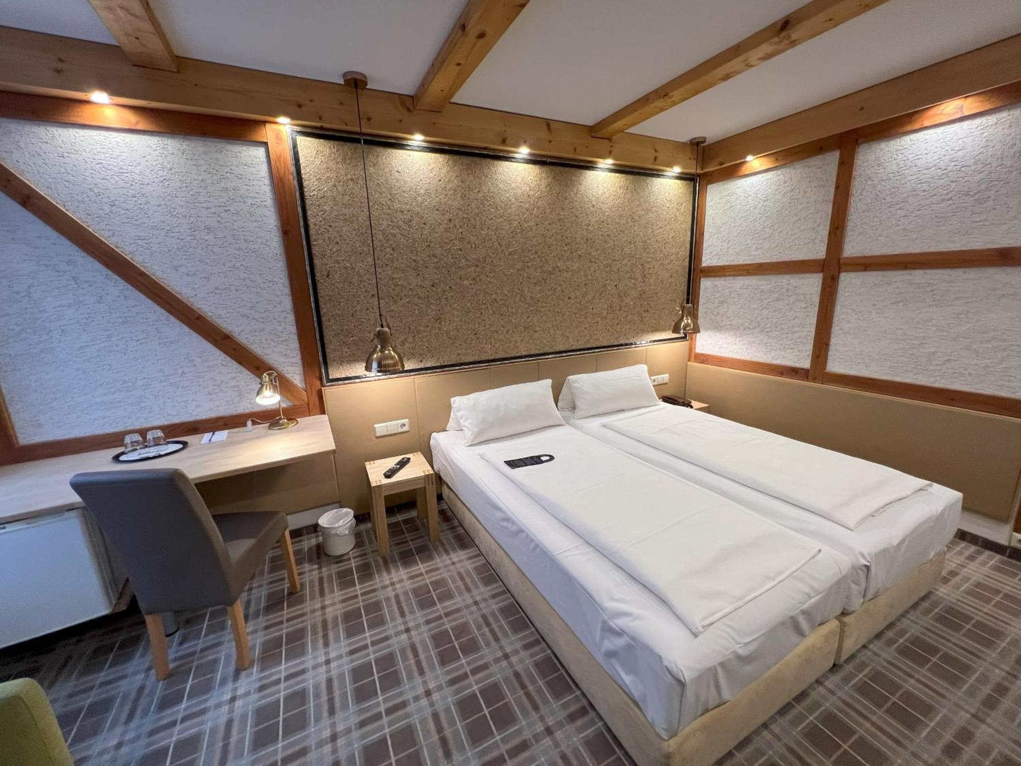 Apart Hotel Deutschmeister 바트메르겐하임 외부 사진