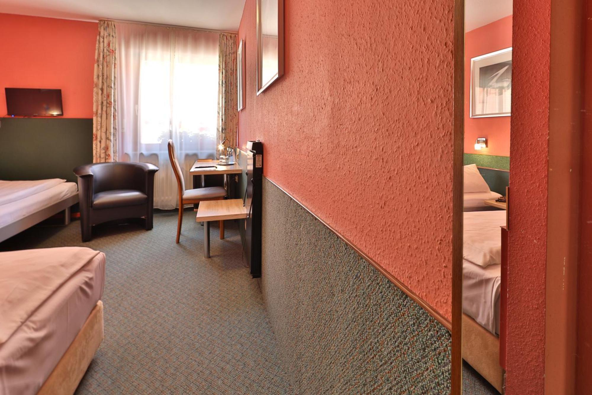 Apart Hotel Deutschmeister 바트메르겐하임 외부 사진