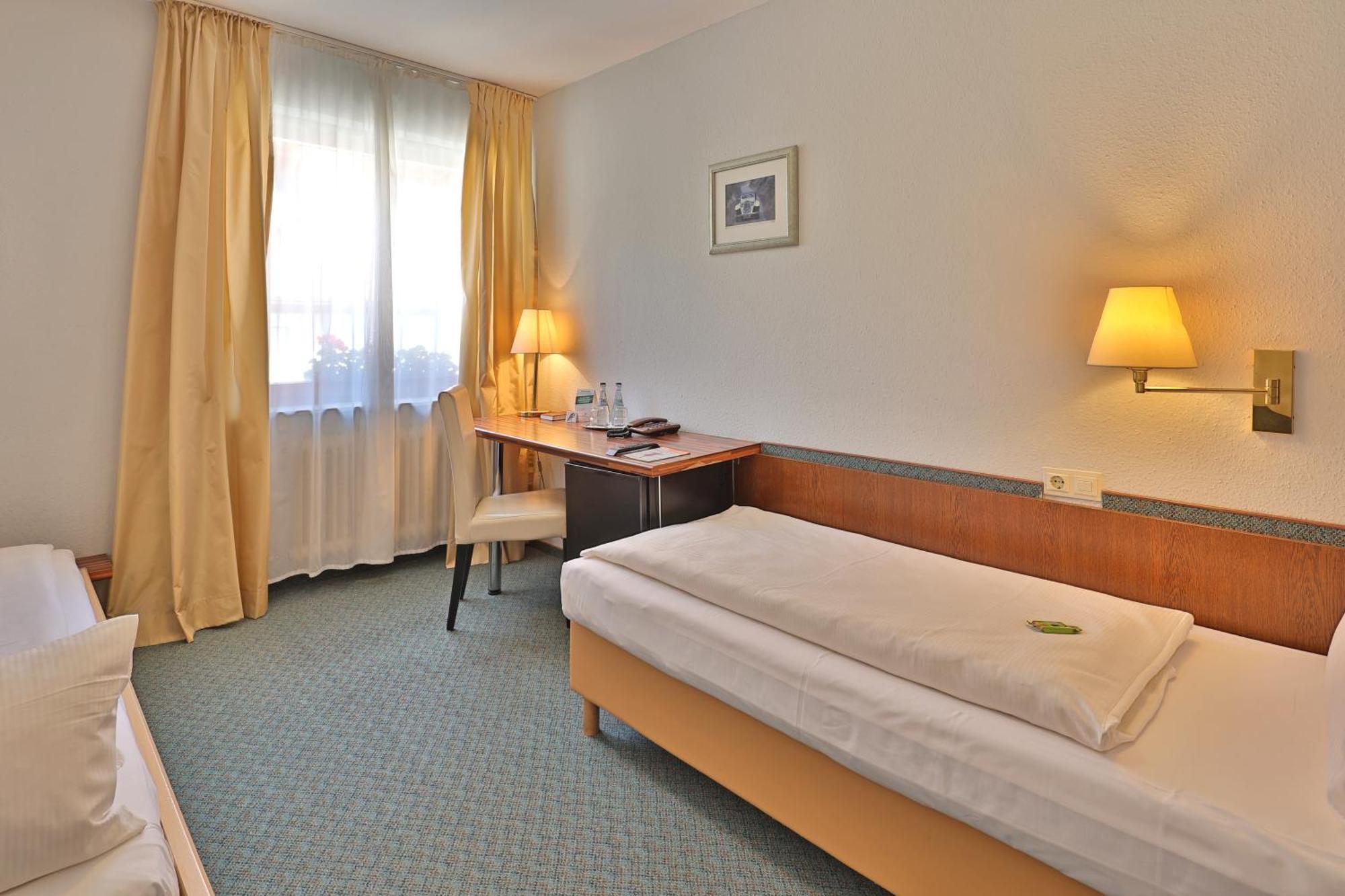 Apart Hotel Deutschmeister 바트메르겐하임 외부 사진