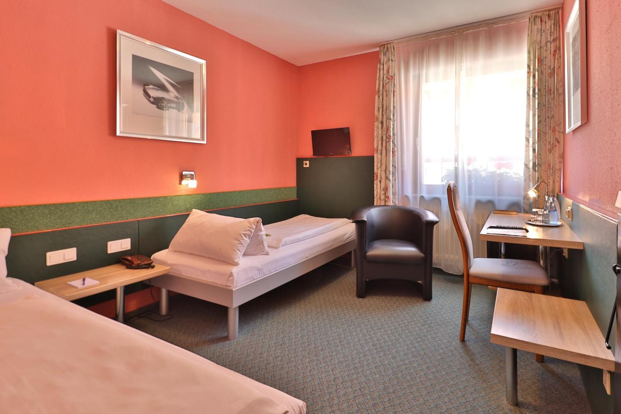 Apart Hotel Deutschmeister 바트메르겐하임 외부 사진