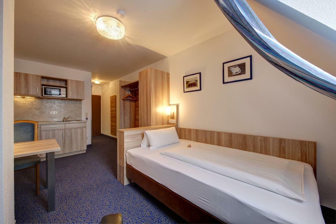 Apart Hotel Deutschmeister 바트메르겐하임 외부 사진