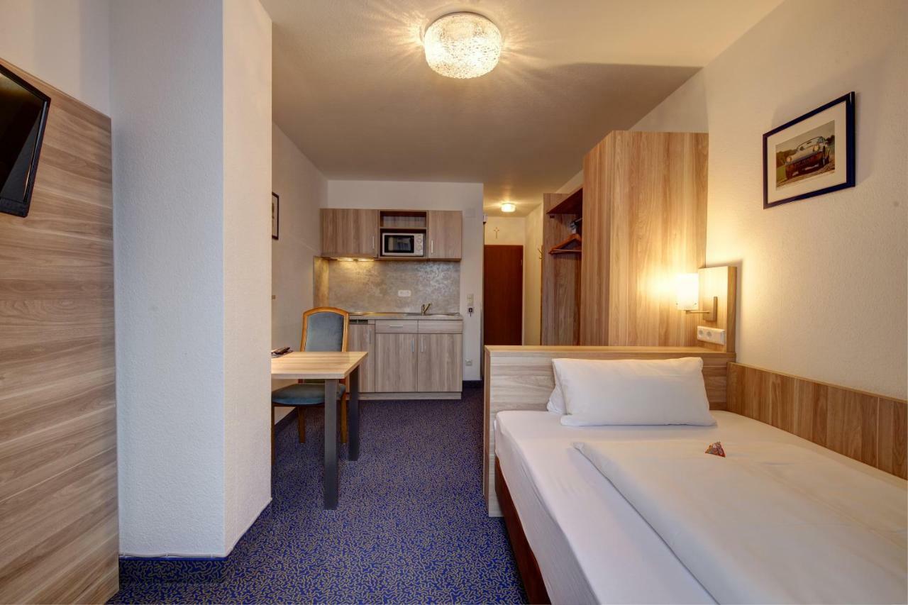 Apart Hotel Deutschmeister 바트메르겐하임 외부 사진